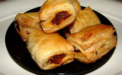 CHICKEN PUFFS